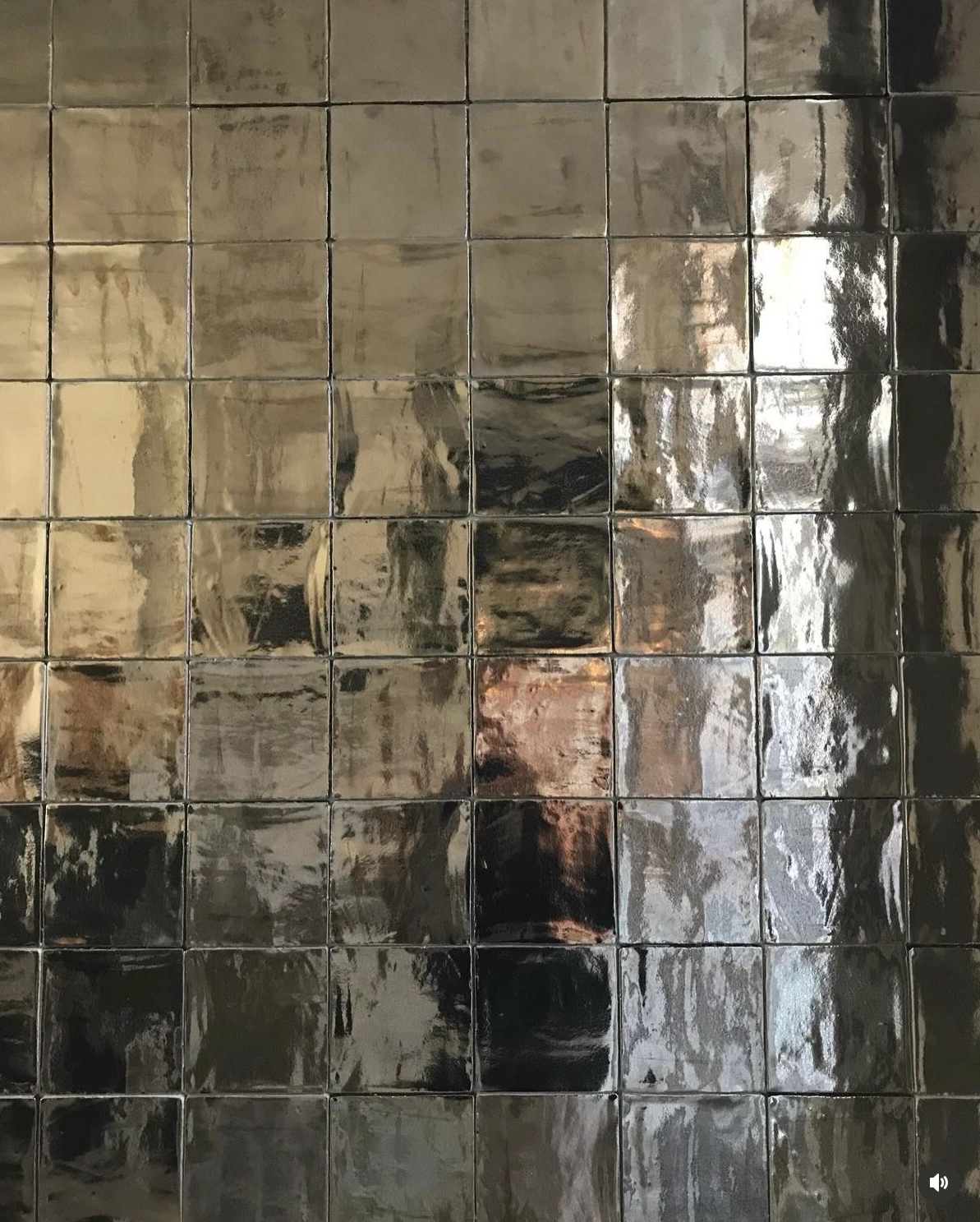 Reflective gold tile wall